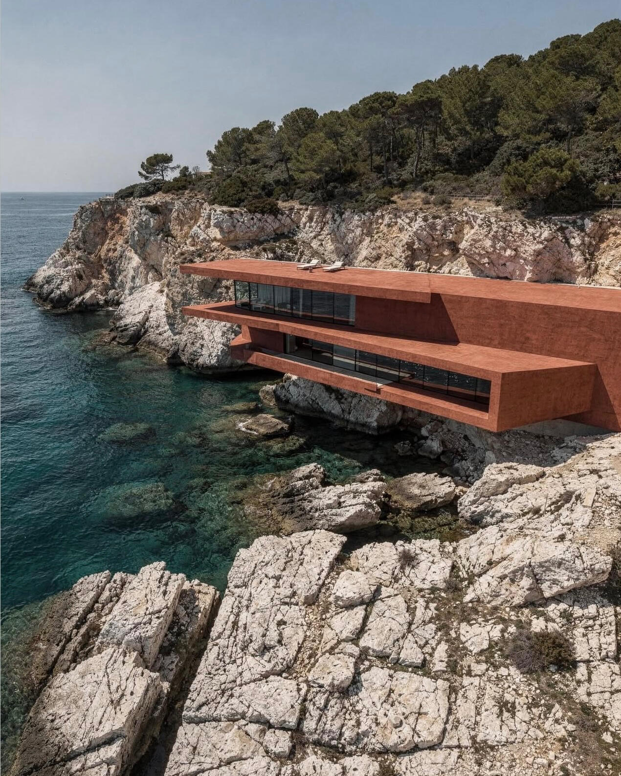 Terracotta Cantilever